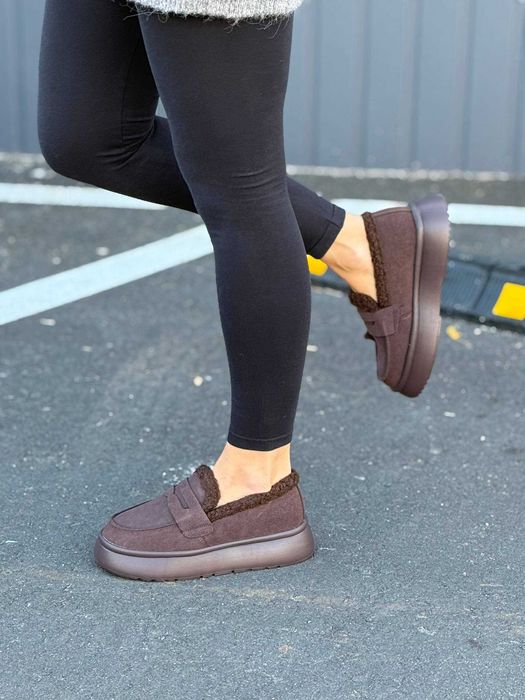 Жіночі зимові лофери замшеві (36-41) на хутрі шоколадні | Черевики