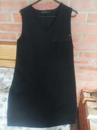 Czarna prosta sukienka bez rekawow