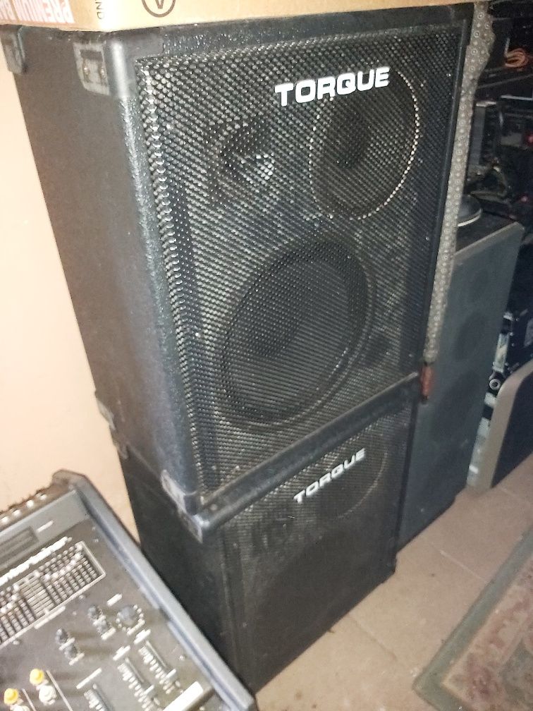 Mikser 8 kanałów ze wzmacniaczem 100 watt i kolumny