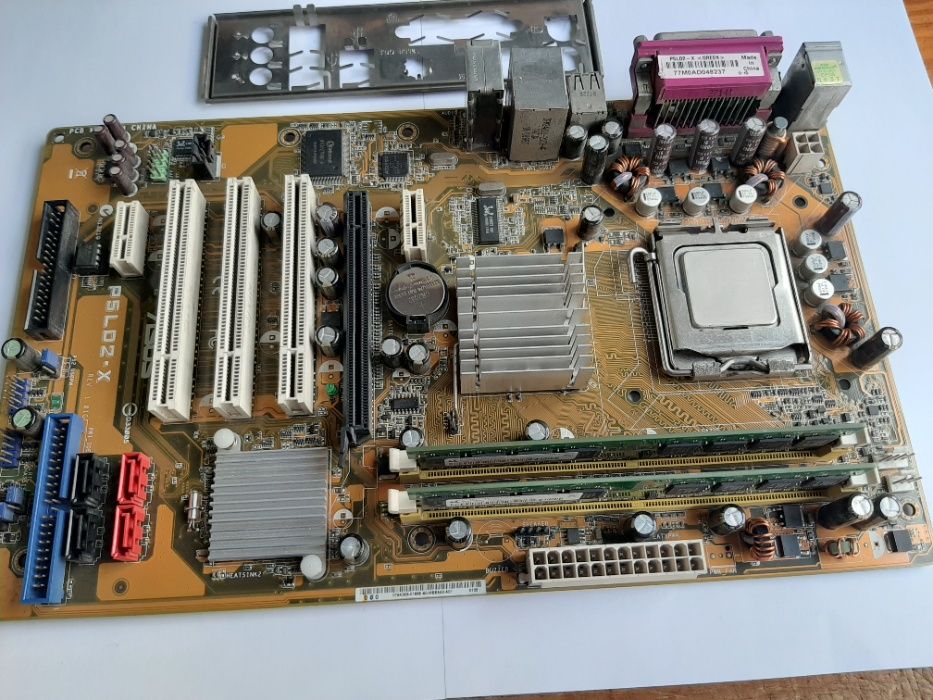 Motherboard Asus P5LD2-X SKT775 + CPU D925 + 1GB memoria