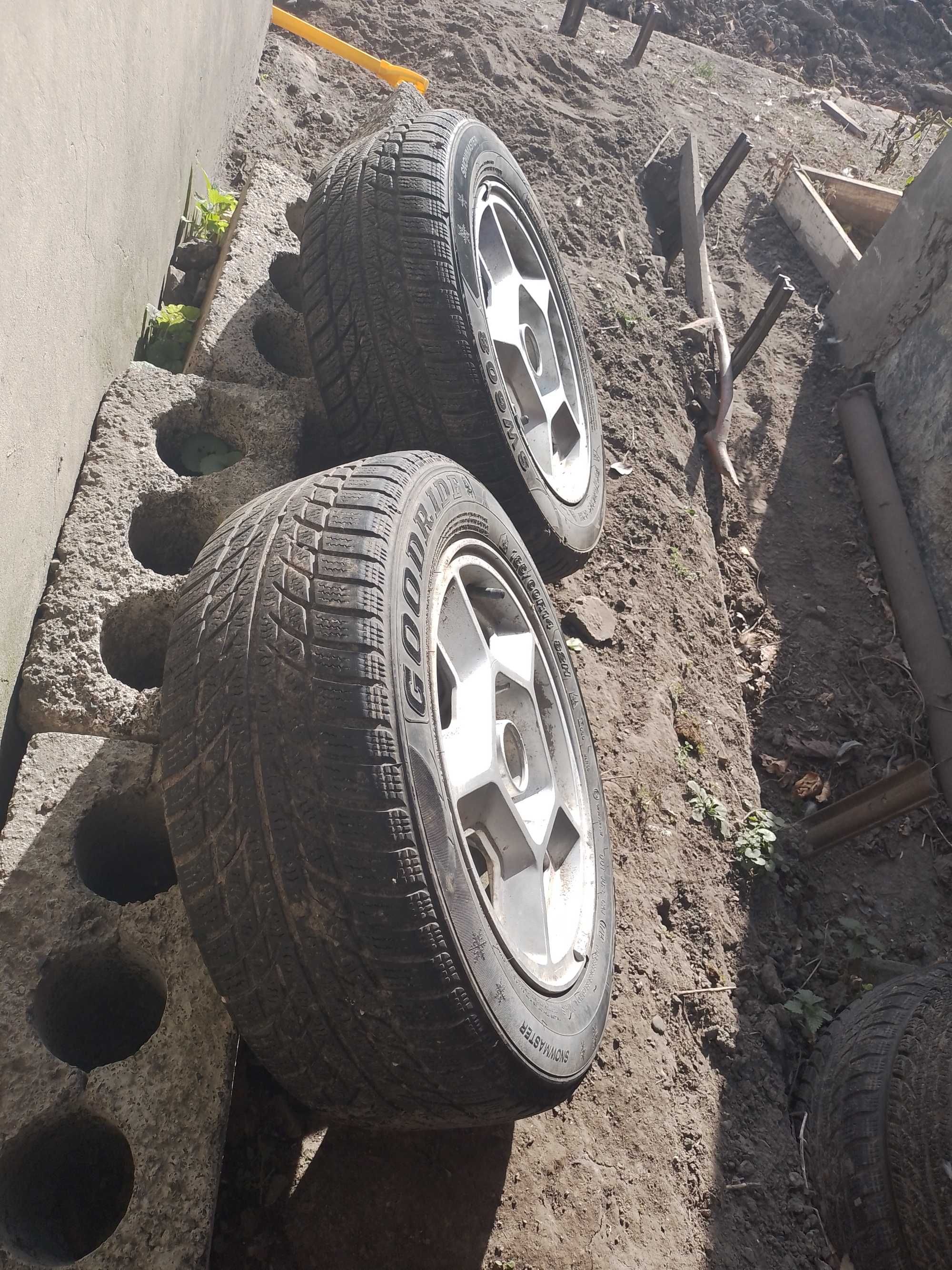 Продам титани з зимовою резиною R14