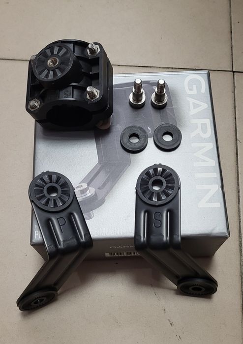 Garmin uchwyt przetwornika Live LVS32