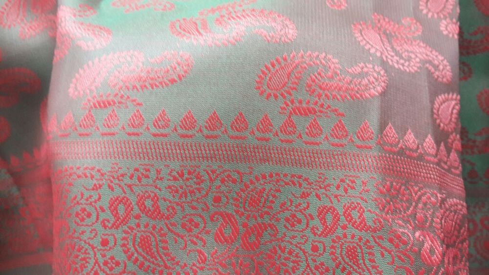 Echarpe com saco artesanal, comprados na Índia