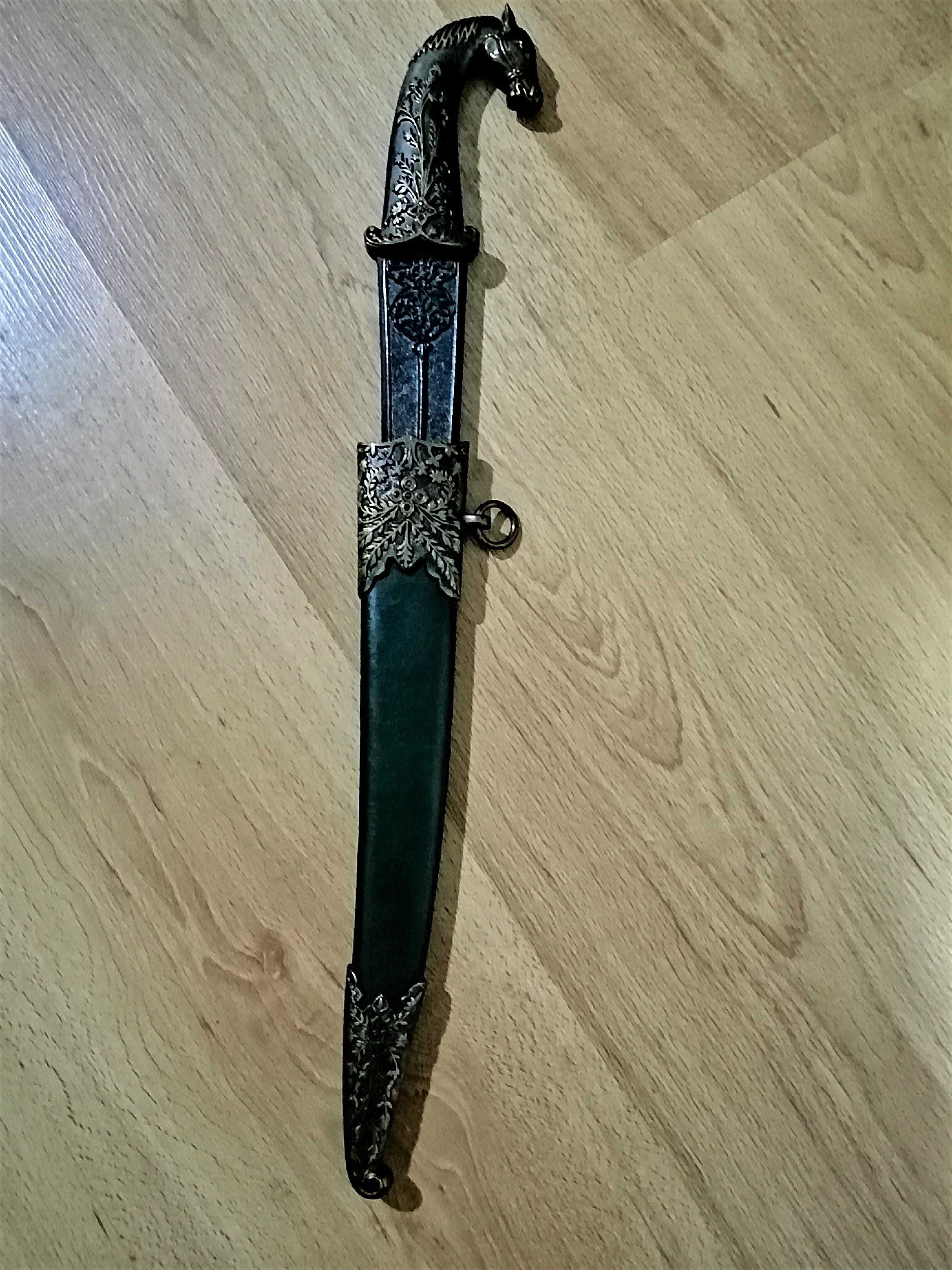 Conjunto de replicas de punhais antigos