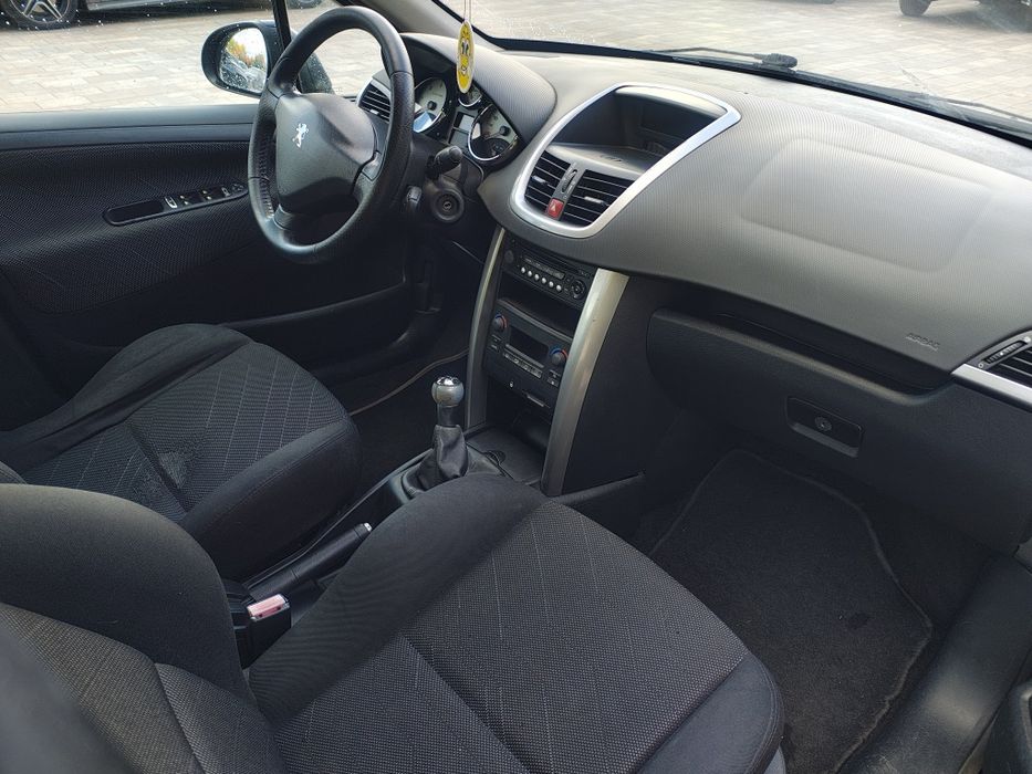 Peugeot 207 1.6 HDi KLIMA 121 tys km