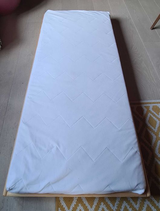 Łóżko dziecięce drewniane podłogowe futon 165x75