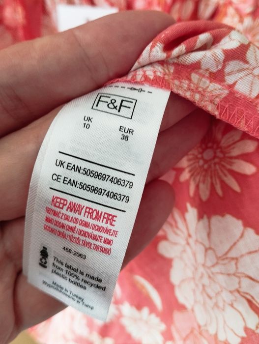 Letnia bluzka w kwiaty, z falbankami, top, zwiewna, różowa, na wakacje