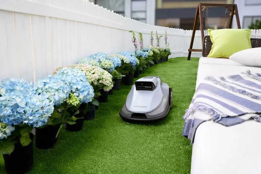 Robot koszący TerraMow V1000 – bez kabli, bez GPS, bez RTK,wsparcie AI