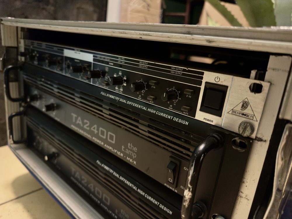 Końcówki mocy, Wzmacniacz t.amp TA2400.+ Crossover + case komplet
