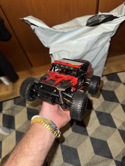 Машинка на радиоуправлении 4 WD 55км