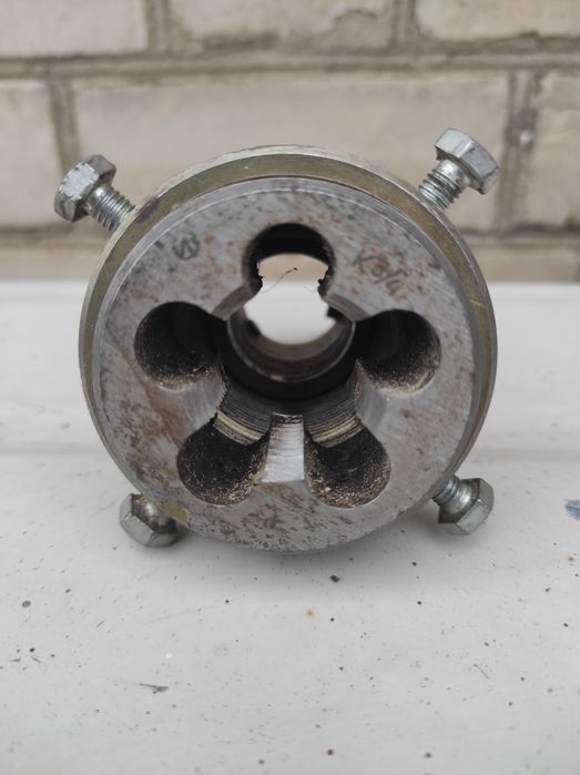 Плашка лерка трубная 3/4 с леркодержателем-направляющей под ключ