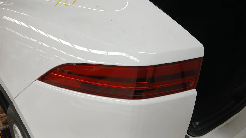 Farolim esquerdo JAGUAR E-Pace (X540)