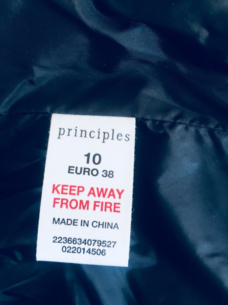 Kurtka czarna z kapturem Principles