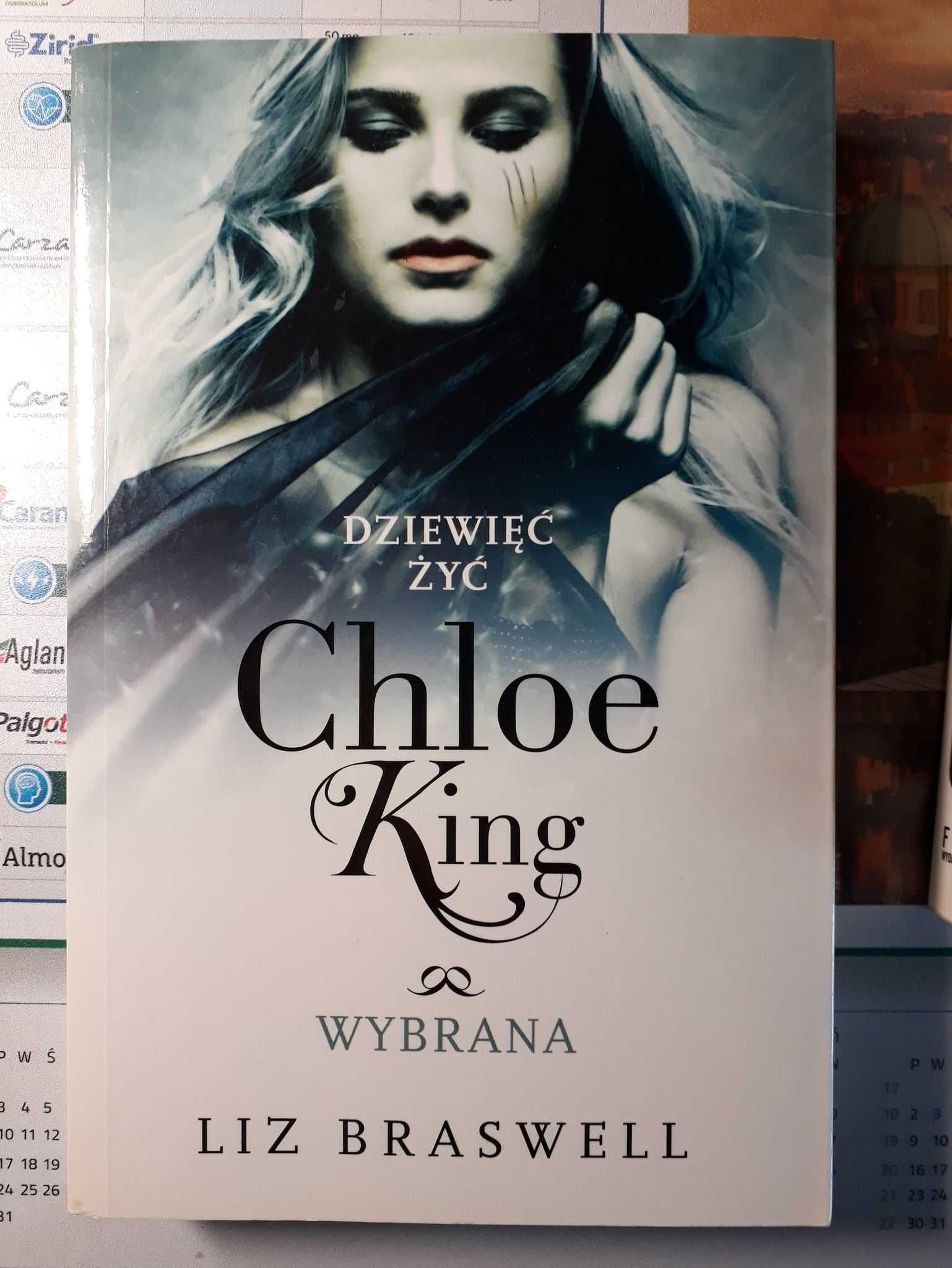 Dziewięć żyć Chloe king. Komplet: Tomy 1-3