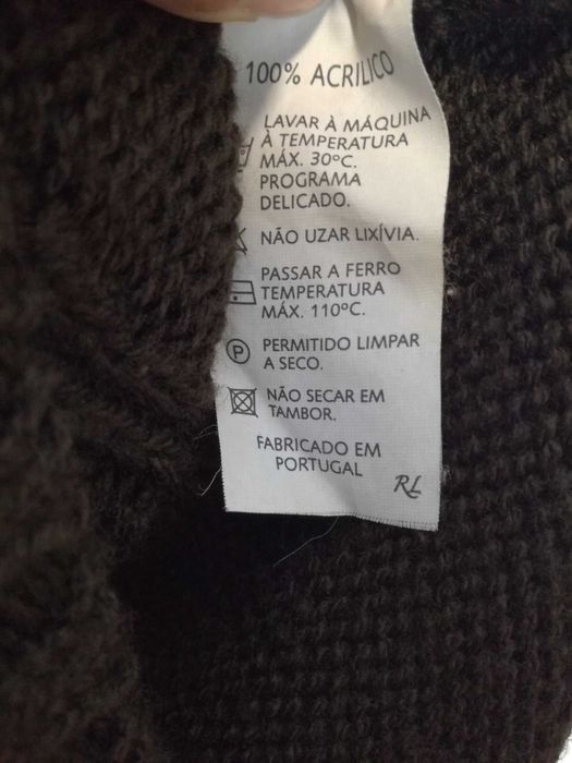 Vestido de malha castanho, da Stato Play (fabricado em Portugal)