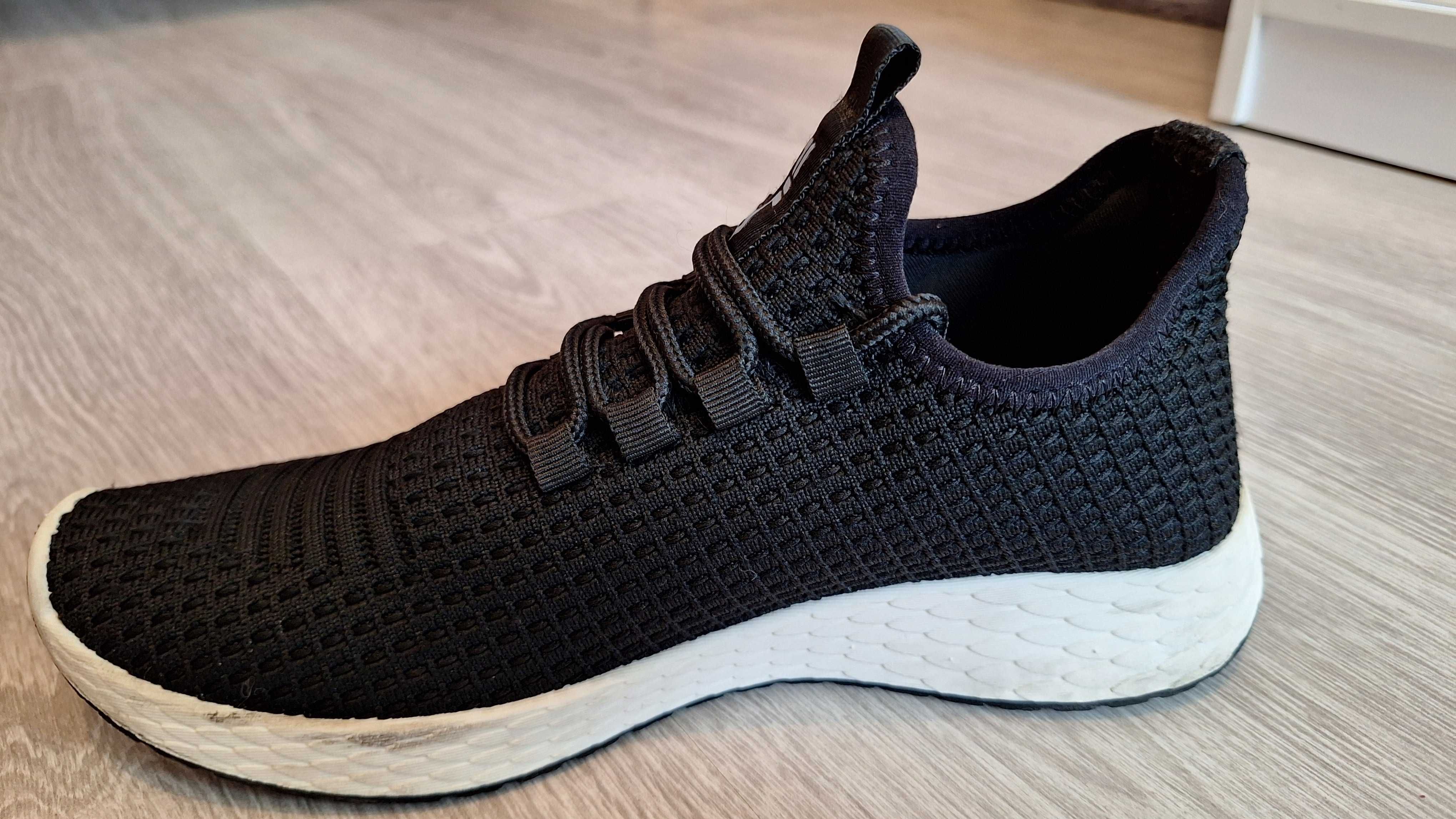 Кросівки Fila оригінал в чудовому стані 38-39 р.