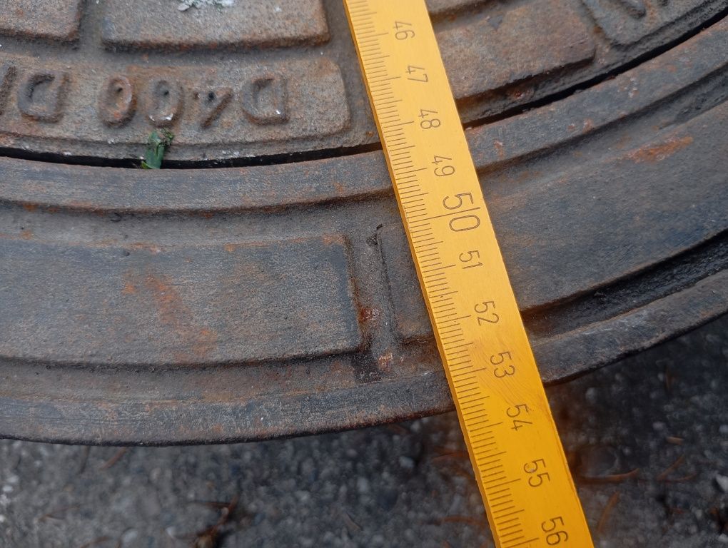 Studzienka Właz średnica w środku 38cm wysokość 14cm średnia zew.54cm