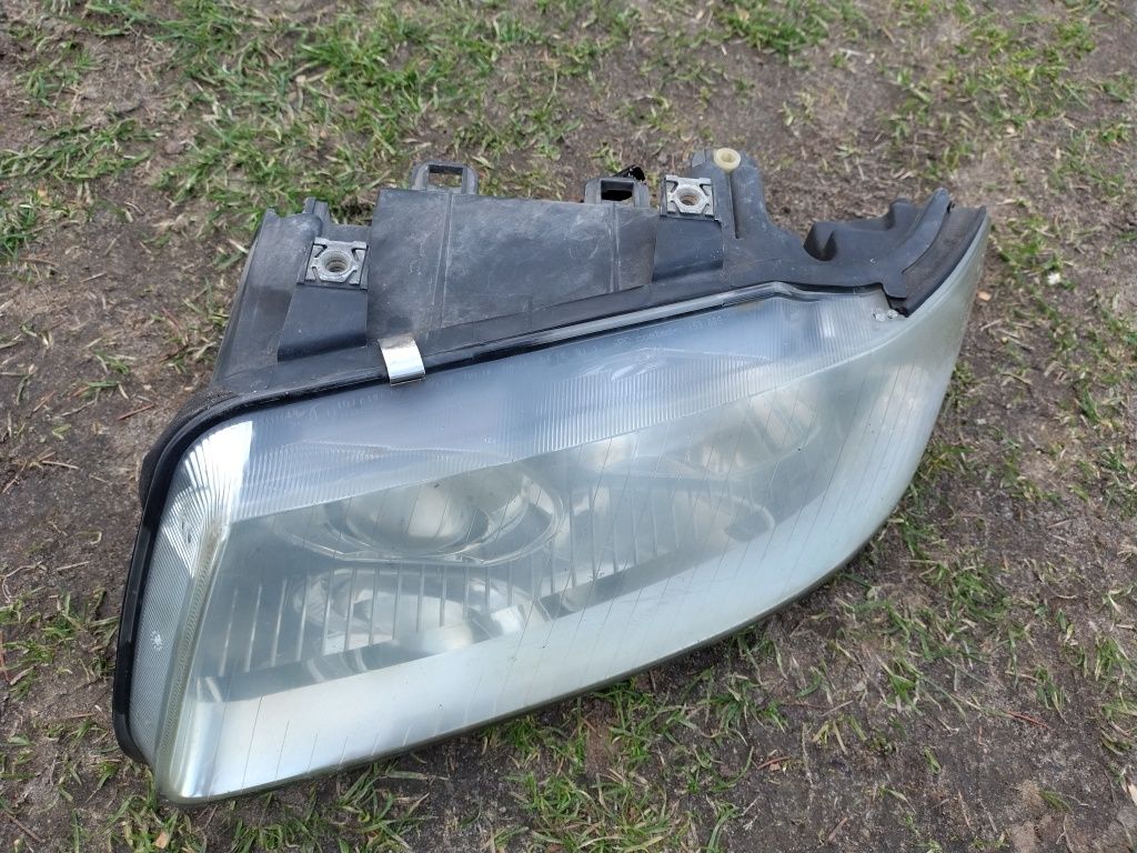 Lampy przednie Audi A3 8l