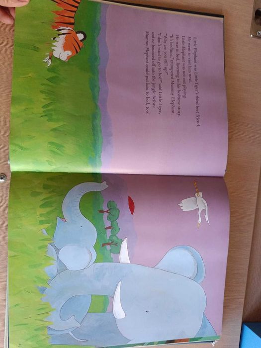 English book, Snuggle Up Little One книга дитяча