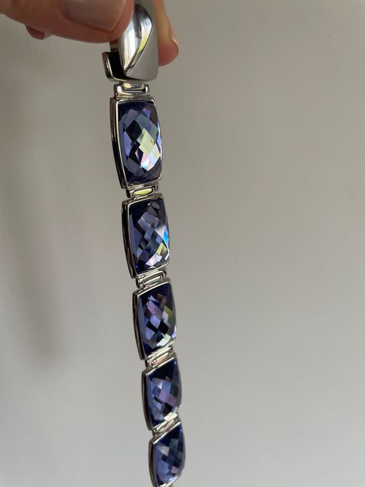 Pulseira autêntica da Swarovski. Nunca foi usada.