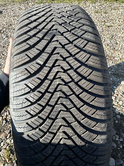 Opona całoroczna  laufenn g fit 4s 225/60 r17