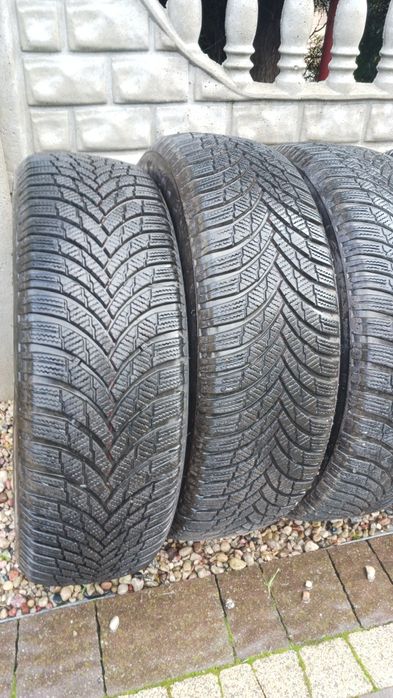 Sprzedam zimowe opony Firestone 215/65R17. Cena za komplet
