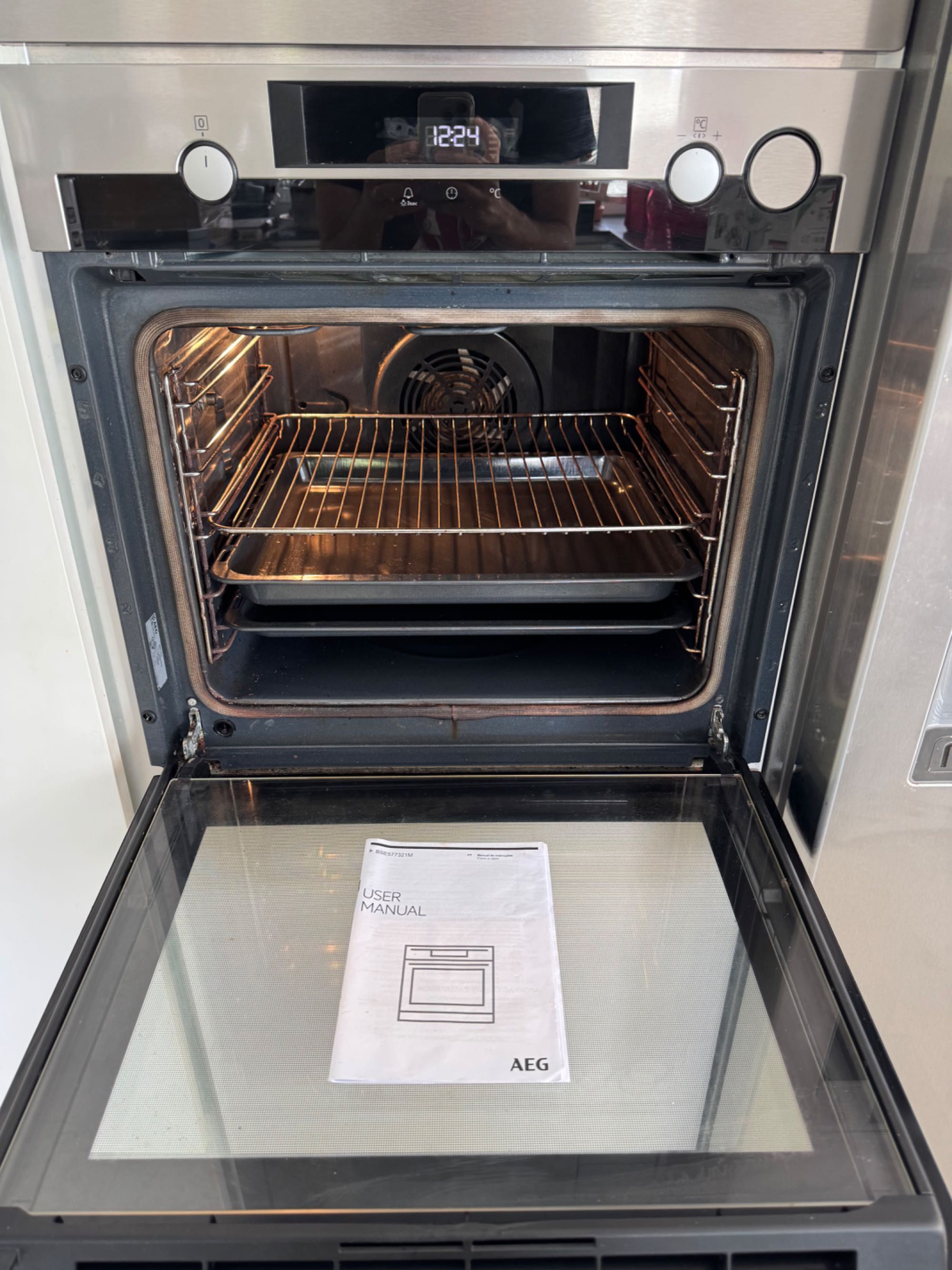 Forno a vapor AEG com Pirolise