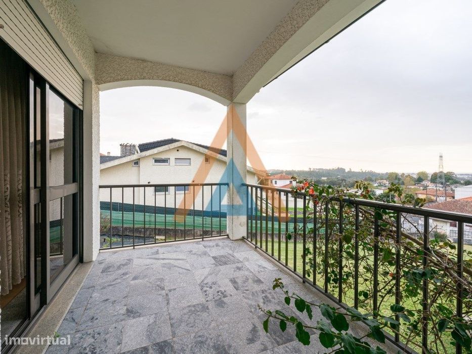 Moradia T4 Para Venda Em Escapães ,Santa Maria Da Feira