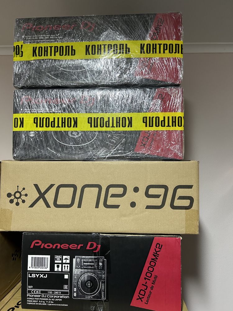 Продам комплект Pioneer xdj 1000 mk2 (new) + Xone 96 (б/в).