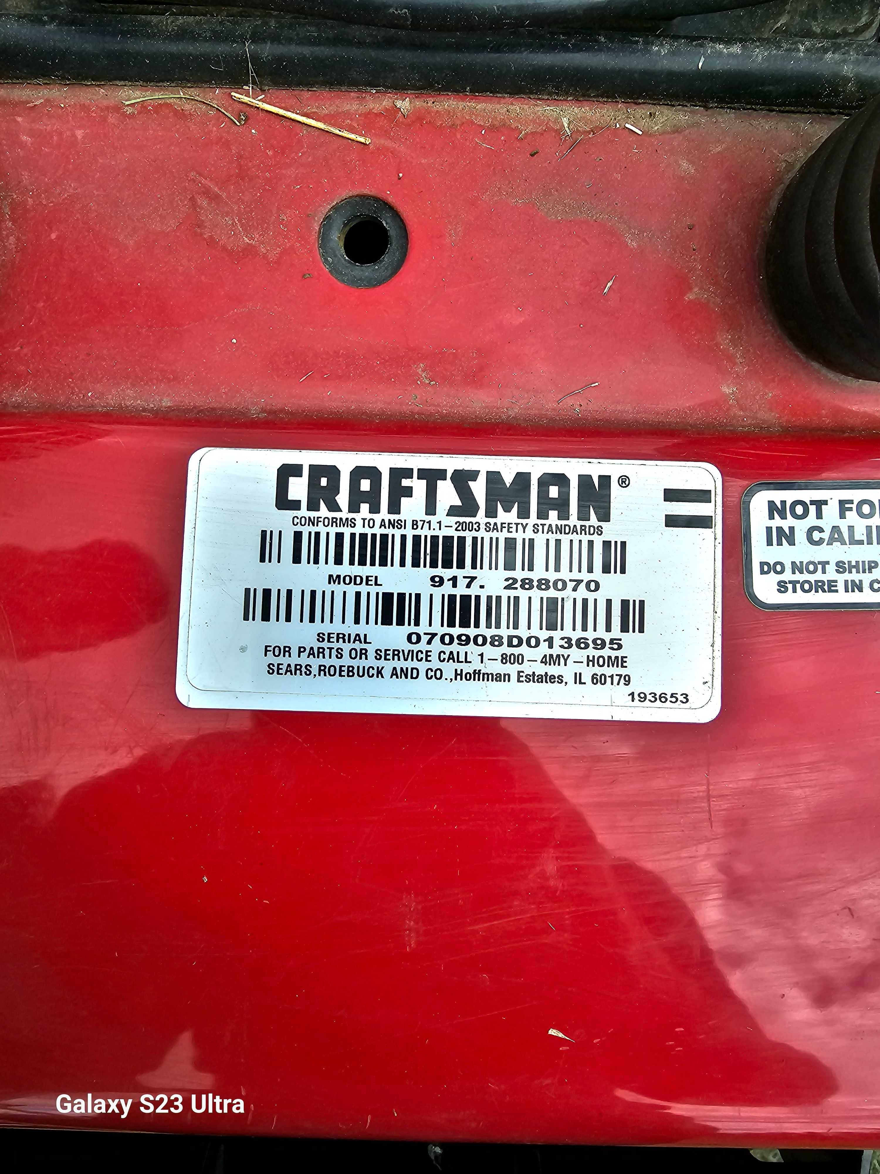 Traktorek ogrodowy Craftsman LT2000