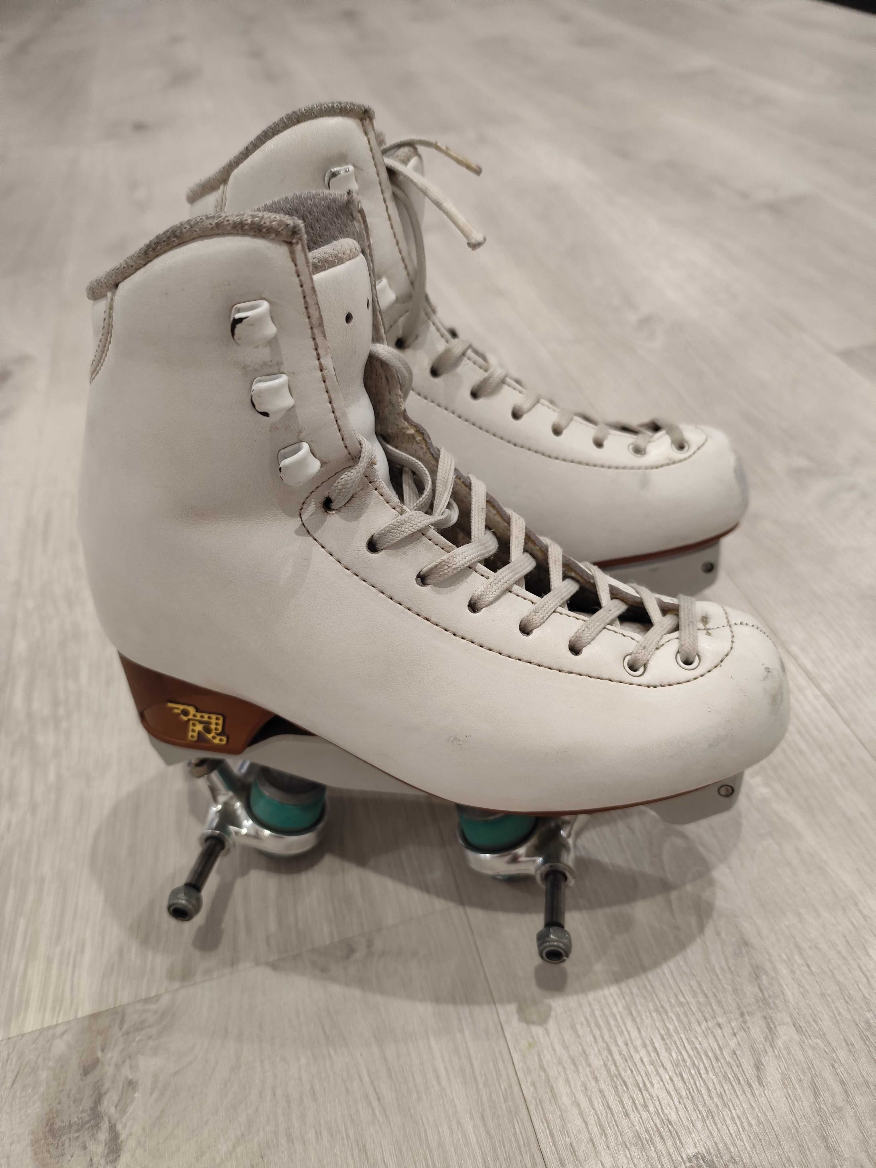 Patins de patinagem artística