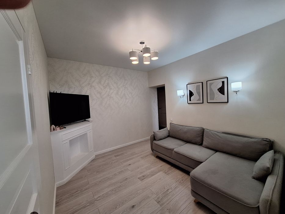 Продам евротрикімнатну з терасою Буча Власник