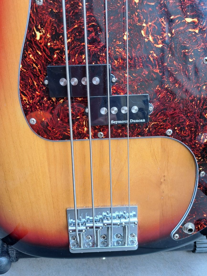 Gitara  basowa Fender Precyzion.