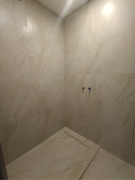 Плиточник. Вкладання плитки.