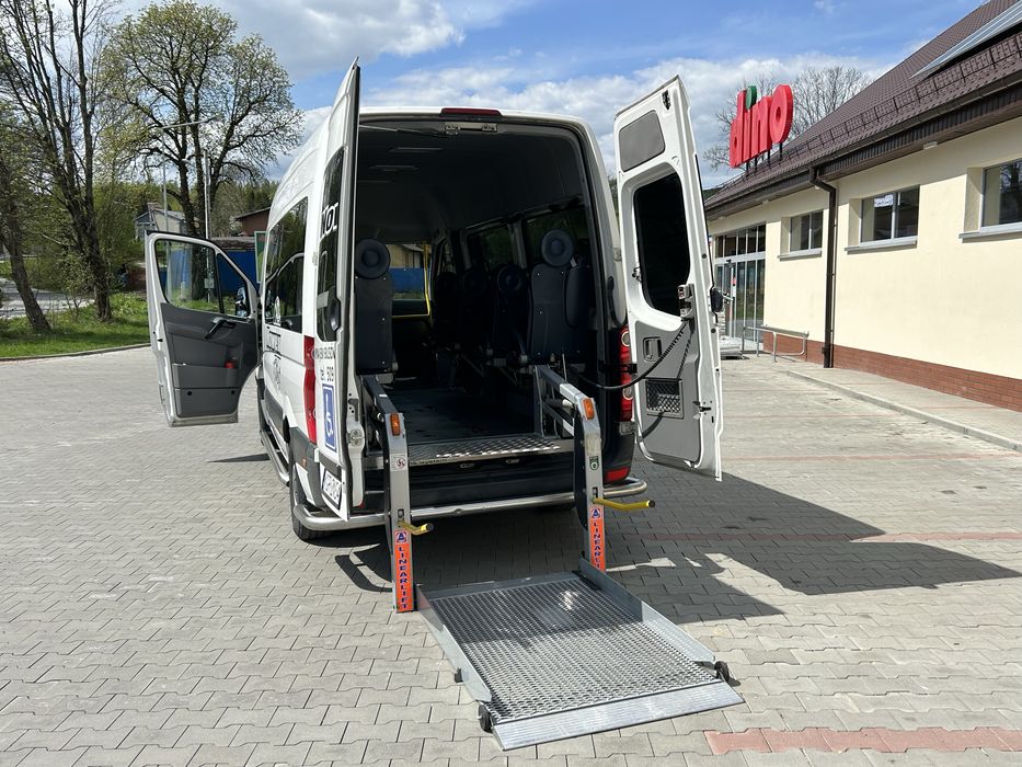 Volkswagen crafter do przewozy osób niepełnosprawnych 9 osobowy, winda