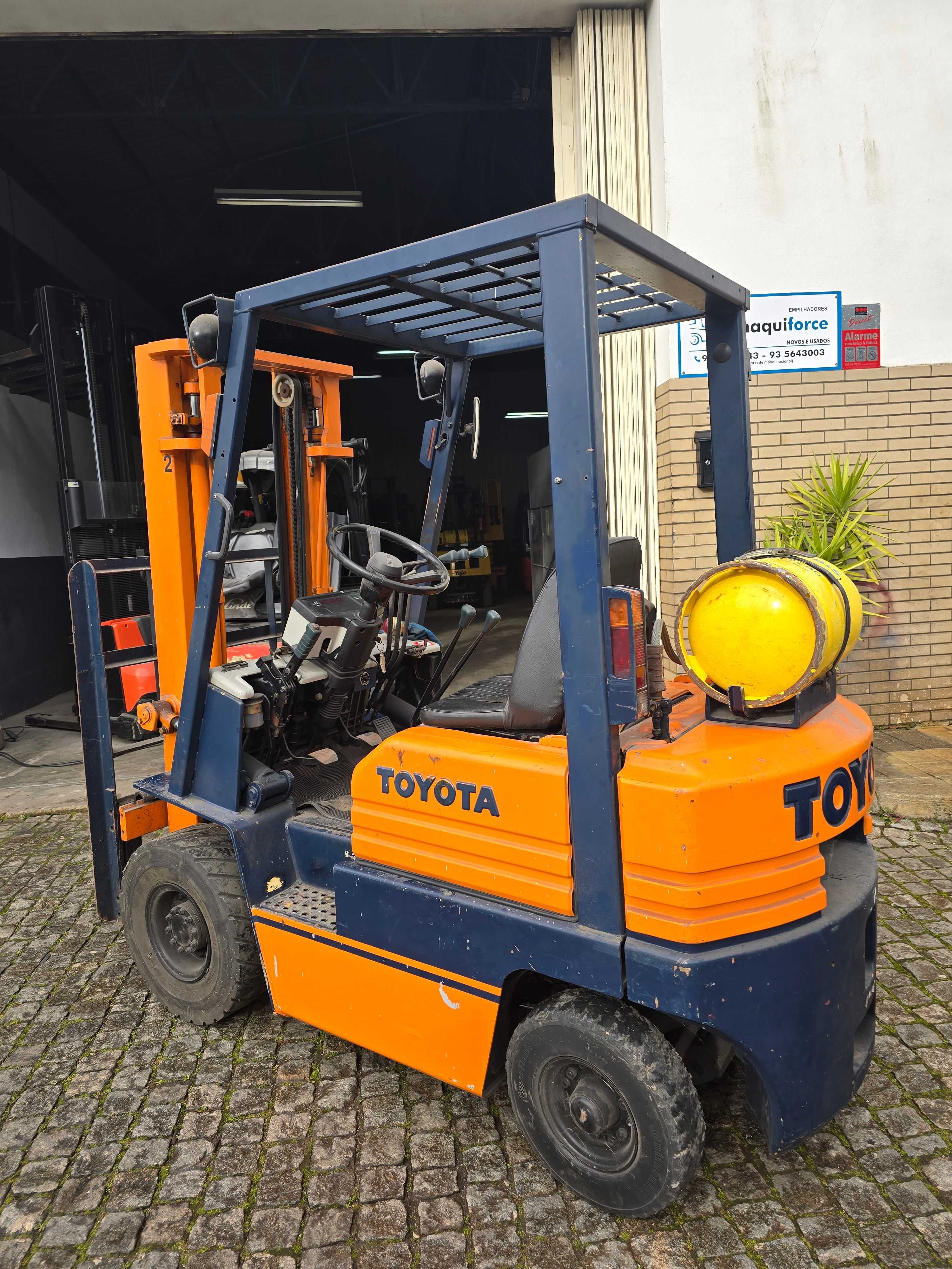 Empilhador Toyota Gás
