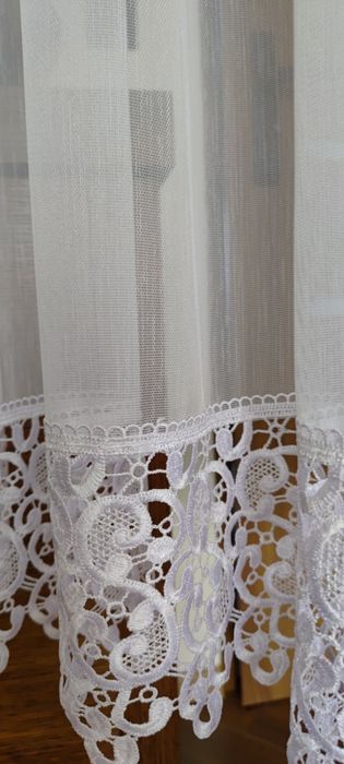 Nowa biała firanka z gipiurą 200 x 130 cm