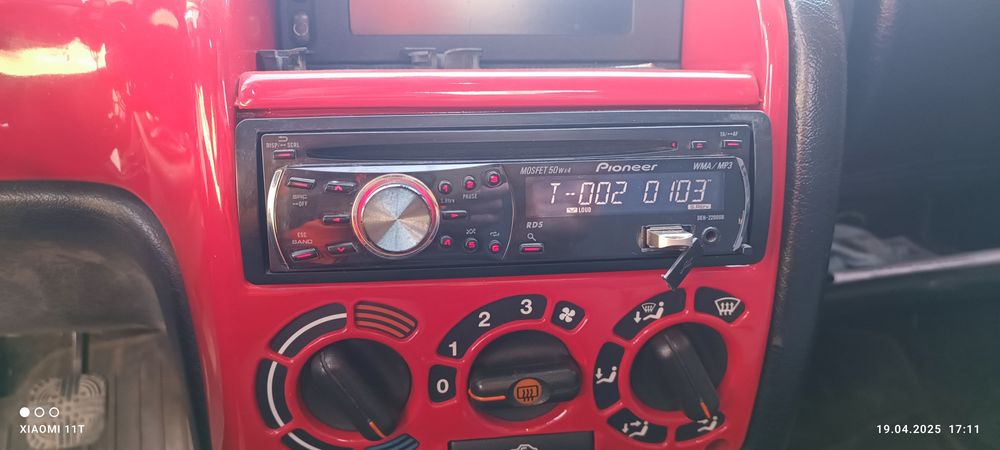 Продам автомагнітолу Pioner DEH-2200UB