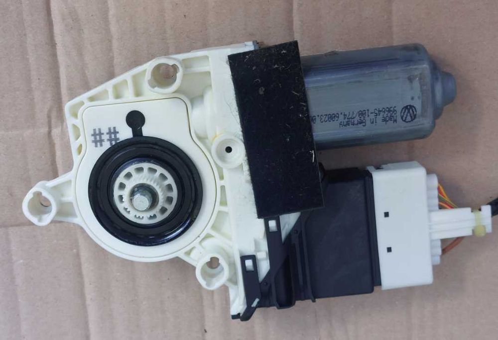 Seat Altea Toledo III silniczek szyby lewy tył