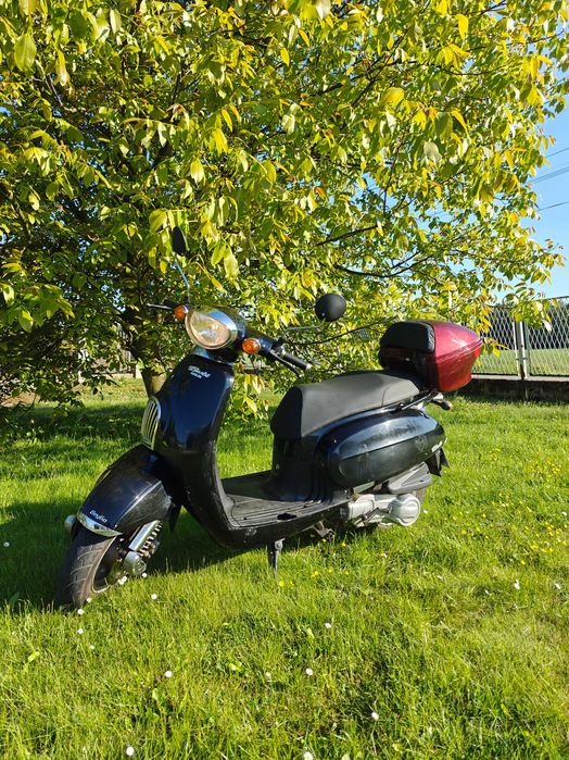 Daelim SC 125 Besbi motocykl skuter