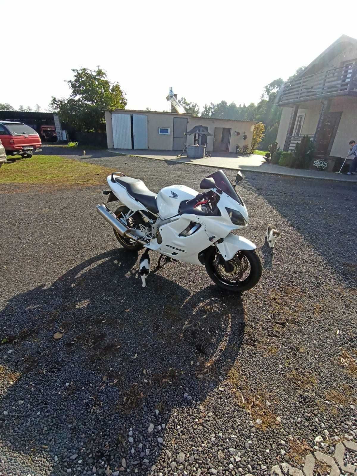 Motocykl Honda CBR 600 F4