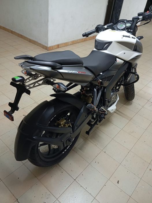 Bajaj pulsar ns 200