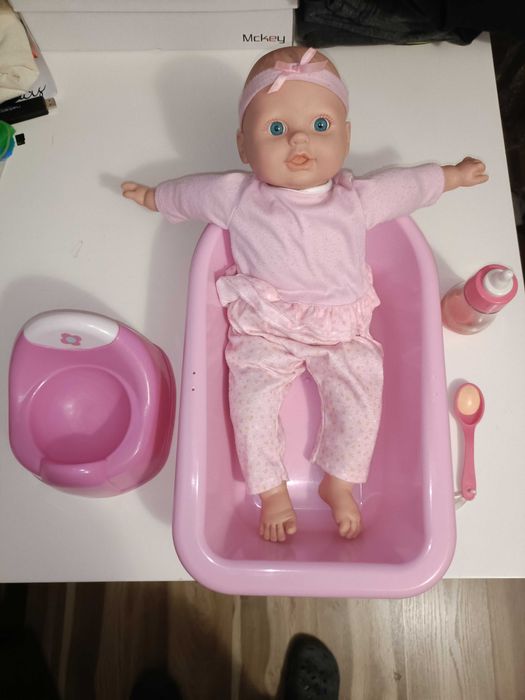 interaktywna, mówiąca i jedząca lalka 45cm + akcesoria
