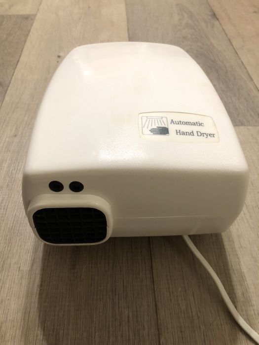 Продам автоматичну сушарку для рук