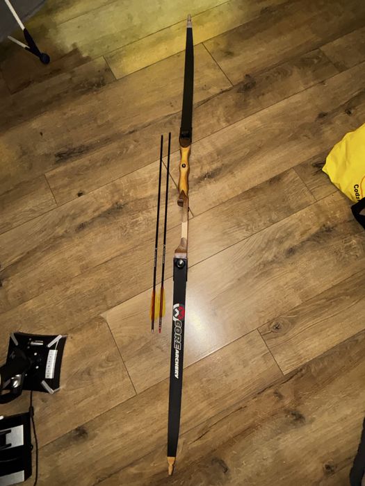 Łuk klasyczny Core Beginner Hit Black – 26 lbs (RH)