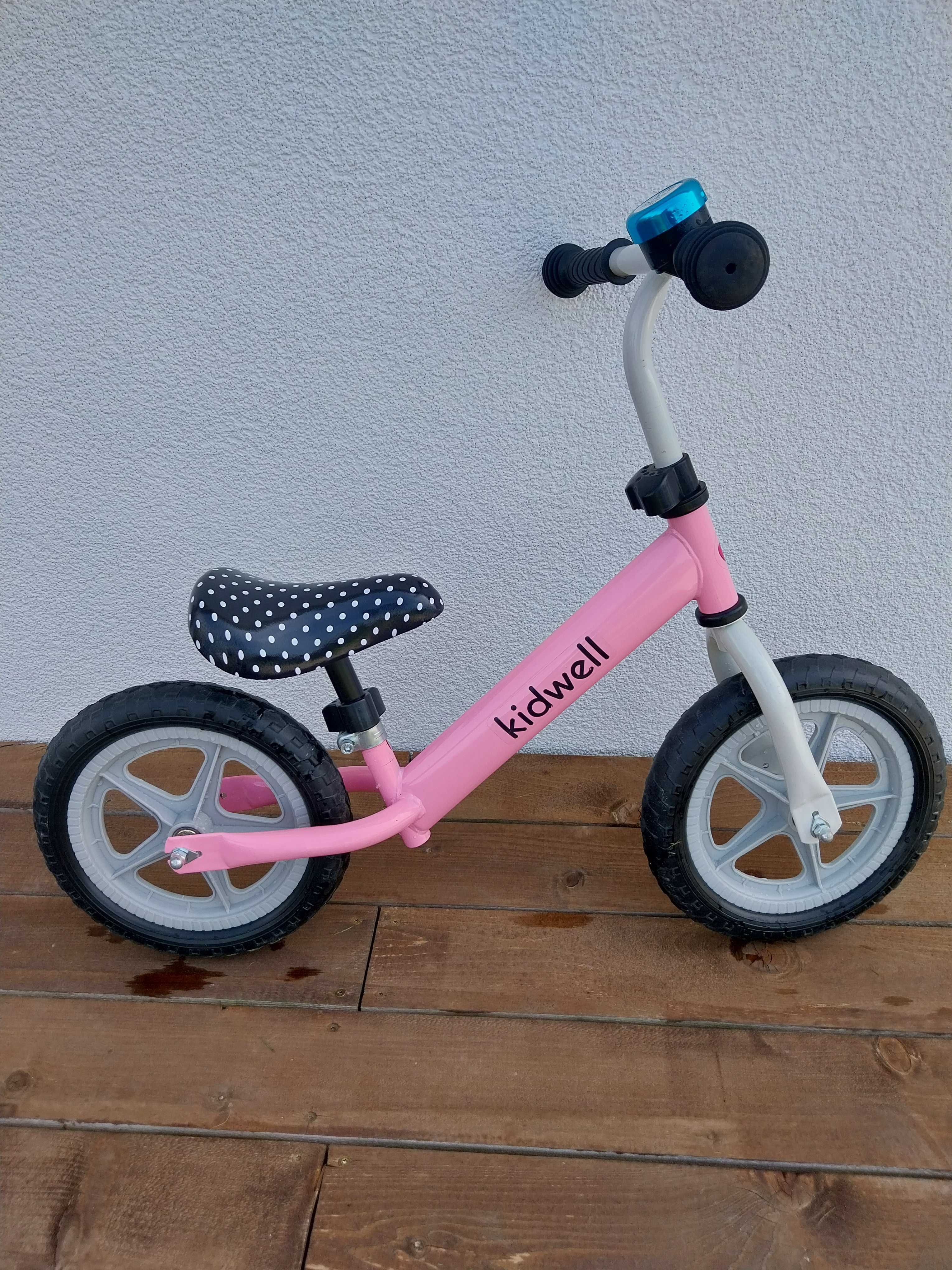 Rowerek biegowy dla dziewczynki