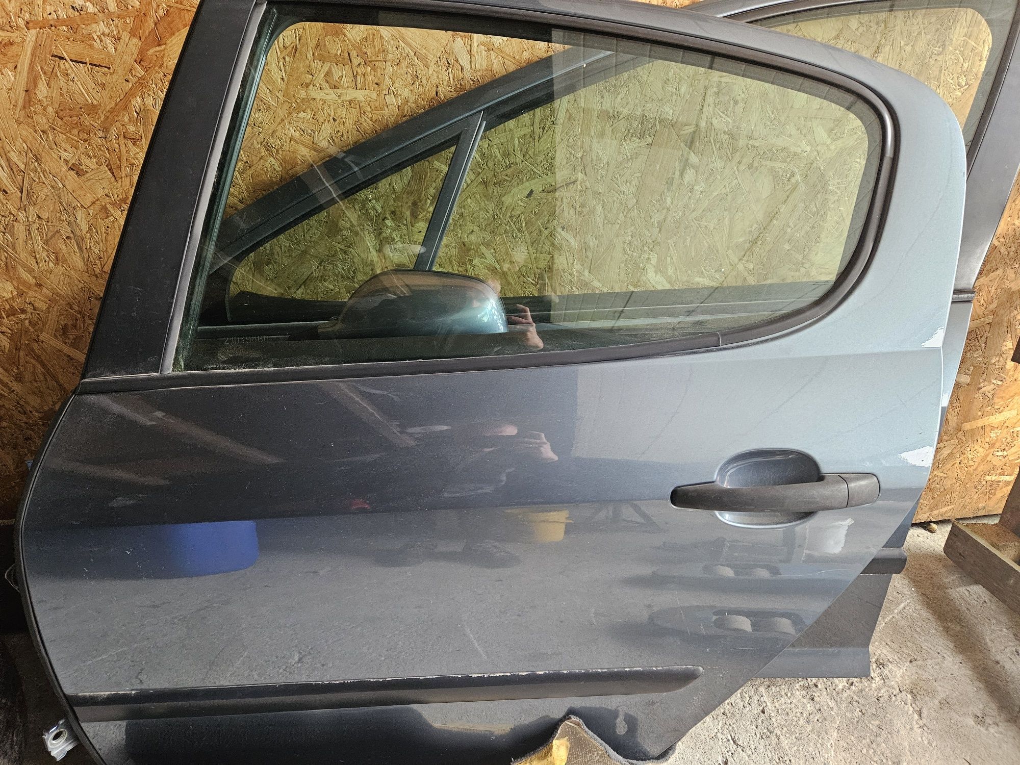 Drzwi Lewy tył Peugeot 407 EZWD Kompletne