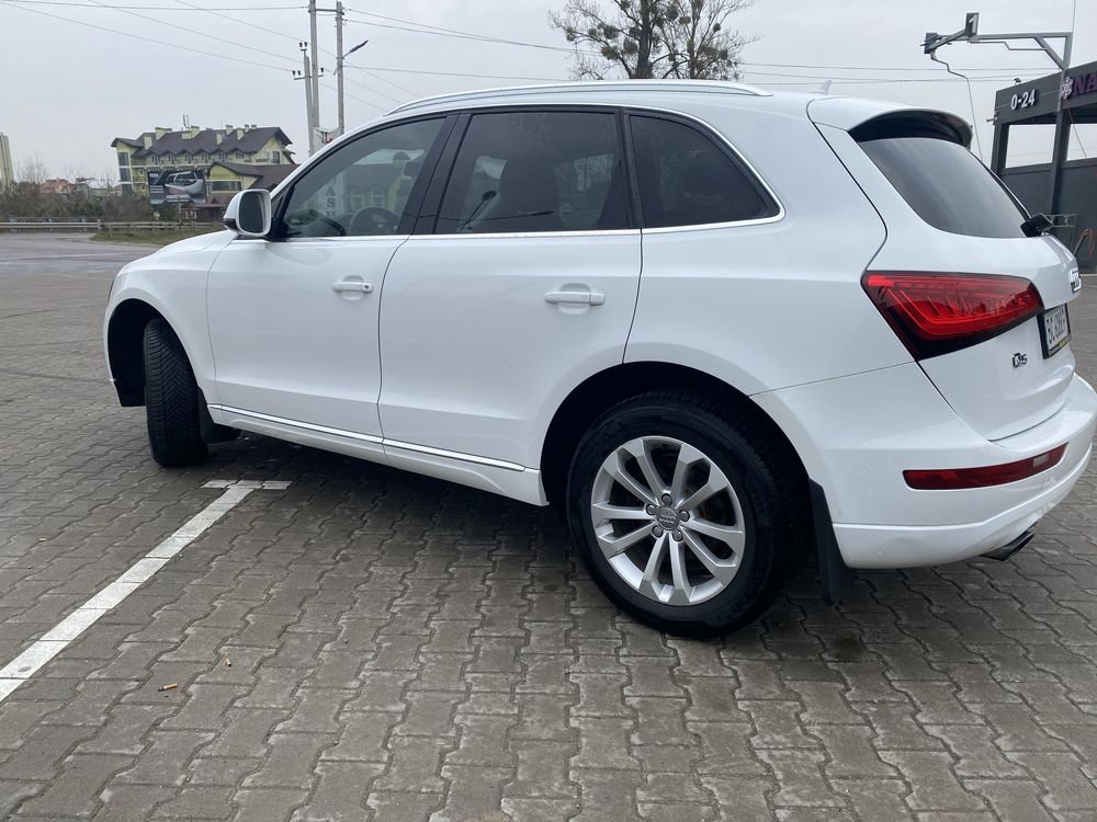 Ауді AUDI Q5……..