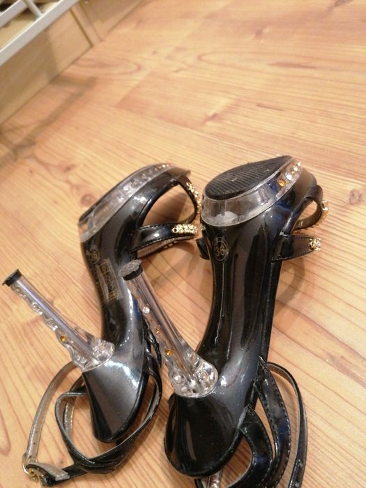 Szpilki na platformie 36