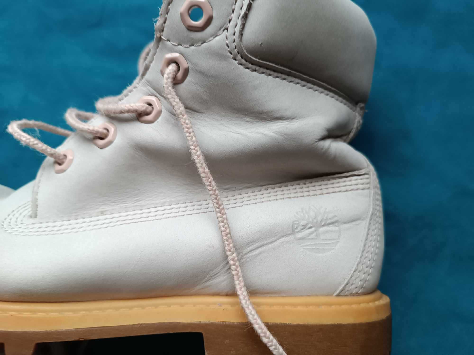 Buty ze skóry naturalnej trapery za kostkę beżowe - 39 - "Timberland".